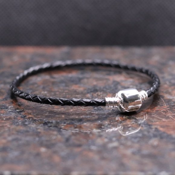 Black Leather Bracelet with Sterling Silver Barrel Clasp - BRAND NEW - Picture 2 of 7